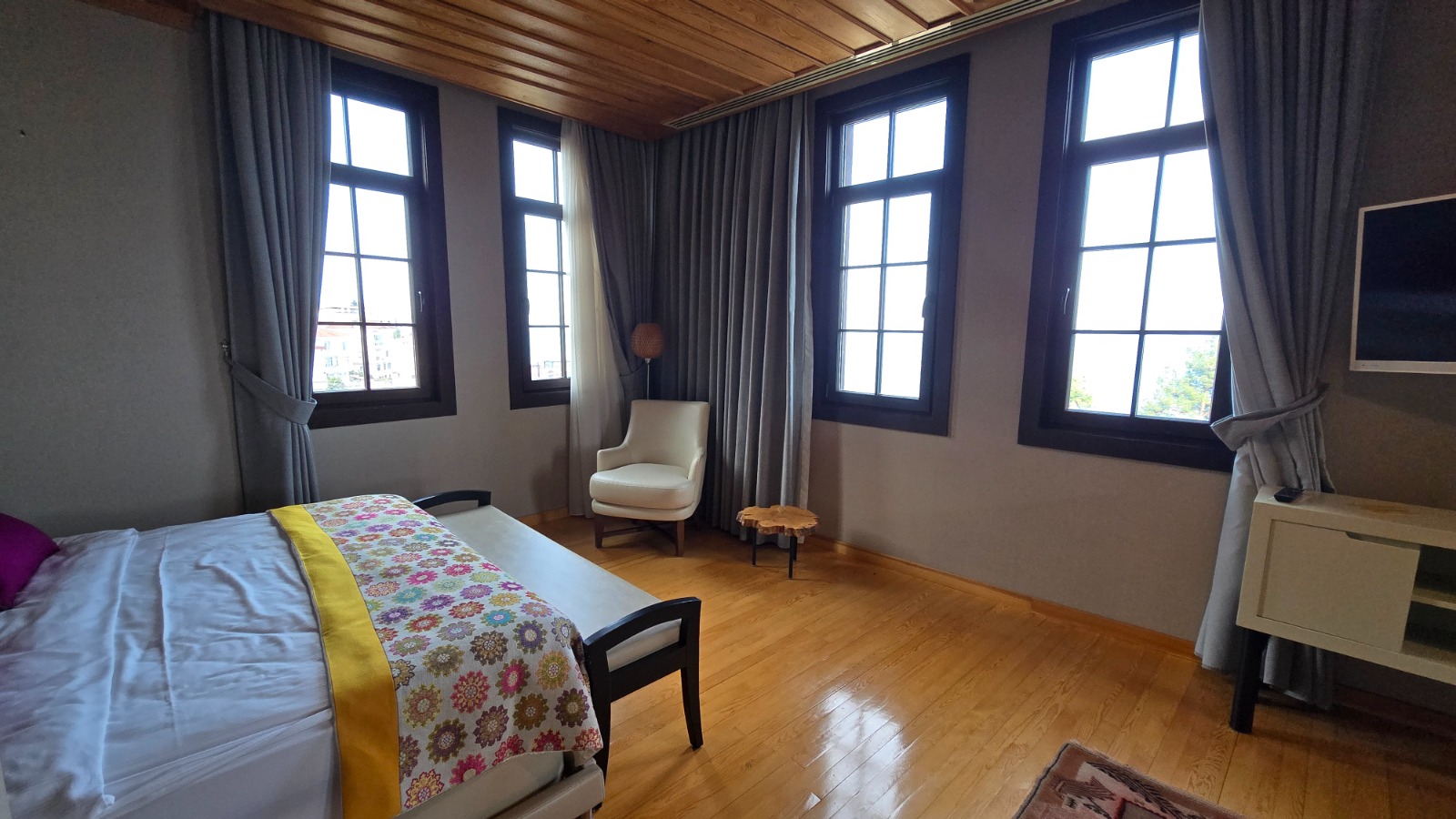 TAŞBAŞI MAHALLESİNDE SATILIK TARİHİ OTEL